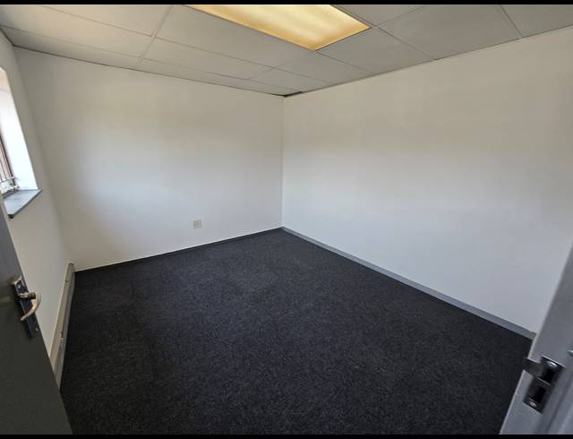 331M² WAREHOUSE TO LET IN MEADOWDALE